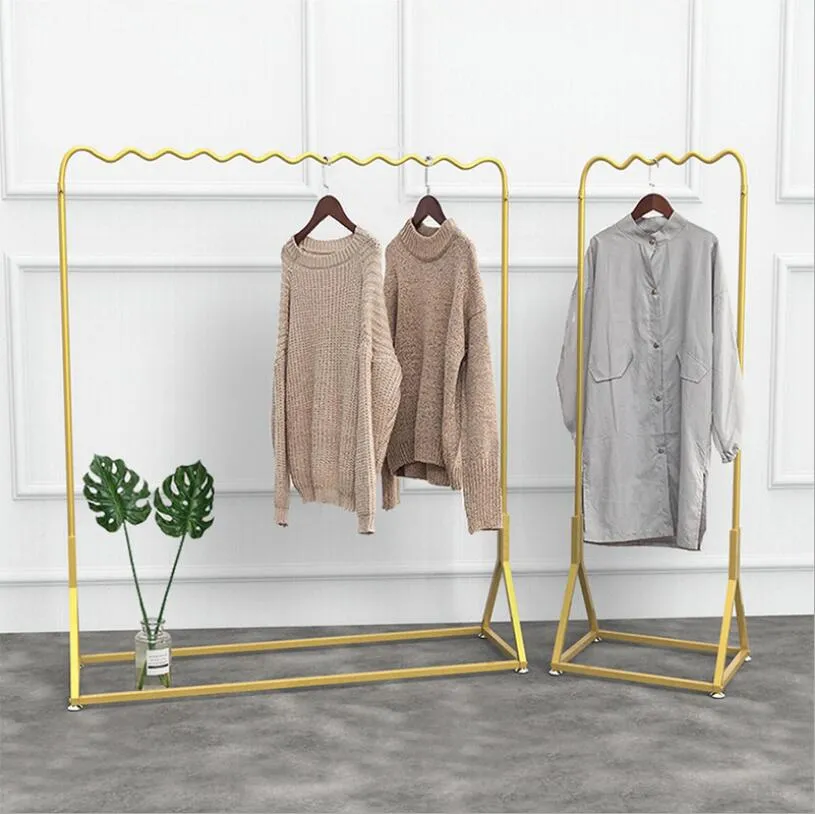 ゴールデン服の陳列ラックベッドルームの家具シンプルな店の窓の布地の布の棚の組み合わせ服ラック
