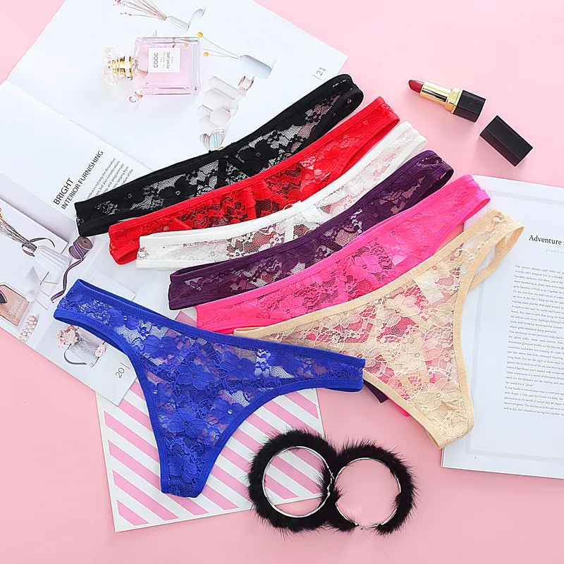 Voir sous les vêtements online des filles