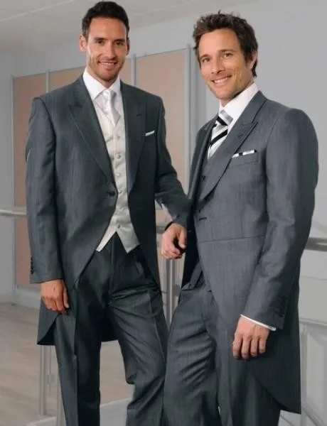 Classic Design Grey Tailcoat Groom Tuxedos Peak Lapel Men Wedding Dress Popular Men Business Prom Collective Suit(Jacket+Pants+Tie+Vest) 8