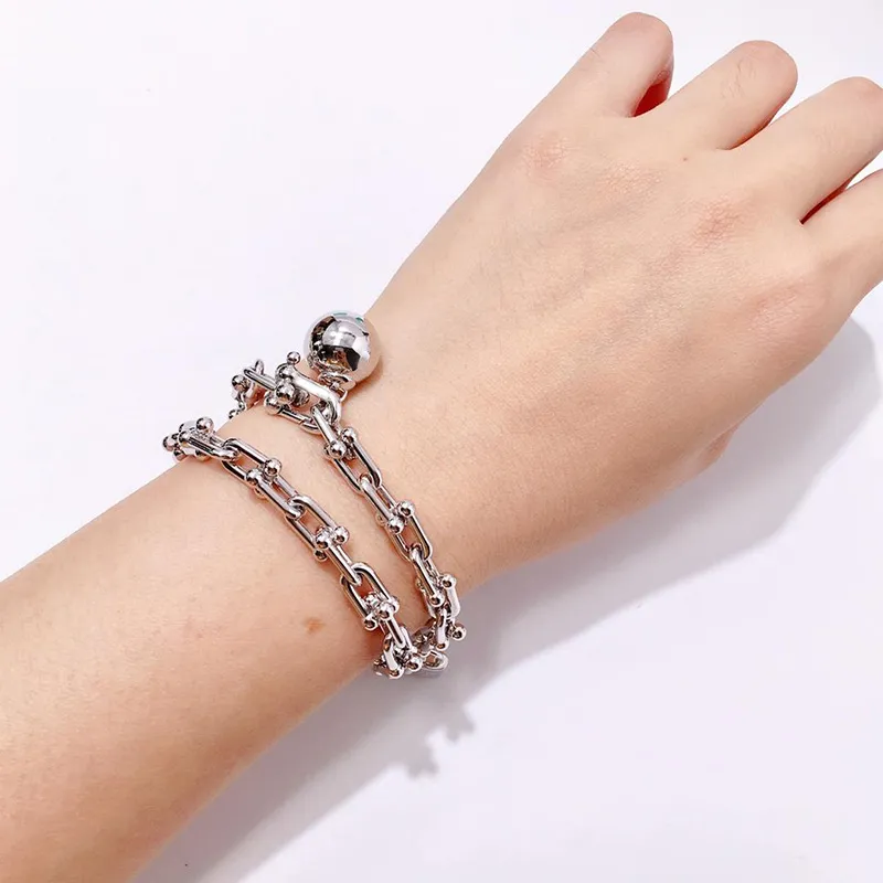 The letter t and U shaped chain head Lock head ball double circle Twisted Titanium steel bracelet