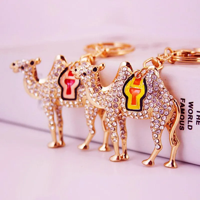 Cute Camel Pendant Keychains Crystal Rhinestone Paved Gold Tone Alloy Animal Metal Mens Key Chain Bag Charm Keyring Ring Holder