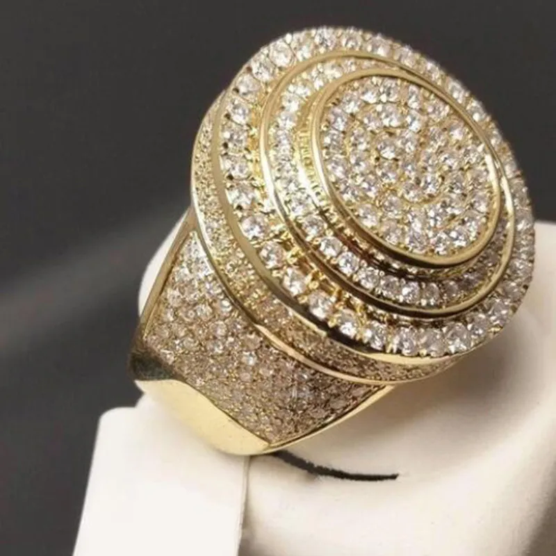 男性のHiphop Ring Gold Color Pave Crystal CZビッグステートメントの婚約の結婚式のバンドリング男性ロックパーティージュエリー