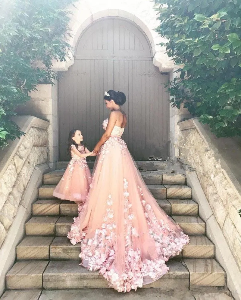 Romantic Blush Wedding Dress Blush Lace Tulle Vintage Cap Sleeve Wedding Dress Promfy Romantic Blush Wedding Dress Blush Lace Tulle Vintage Cap Sleeve Wedding Dress Promfy