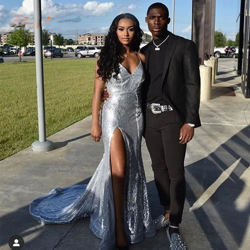 Vestido de formatura com fenda sales na perna