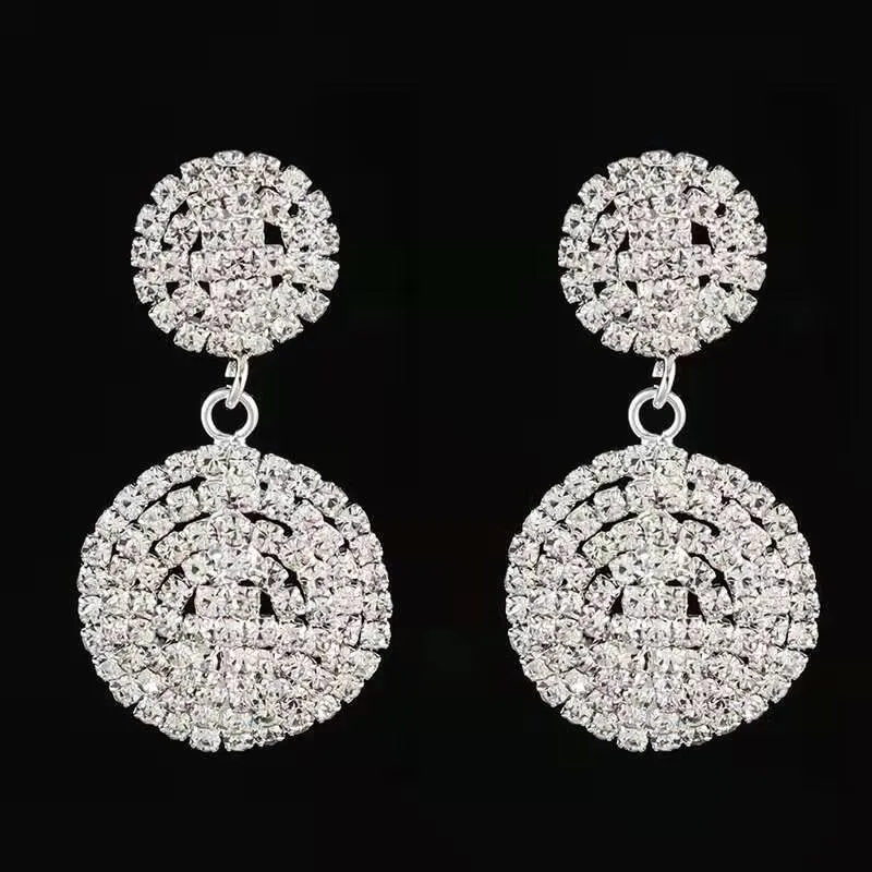 WholesaOut Round Dangle Örhängen för Kvinnor Lyxig designer Bling Diamond Dangling Örhängen Mode Bröllop Bröllop Förlovning Örhängen Smycken