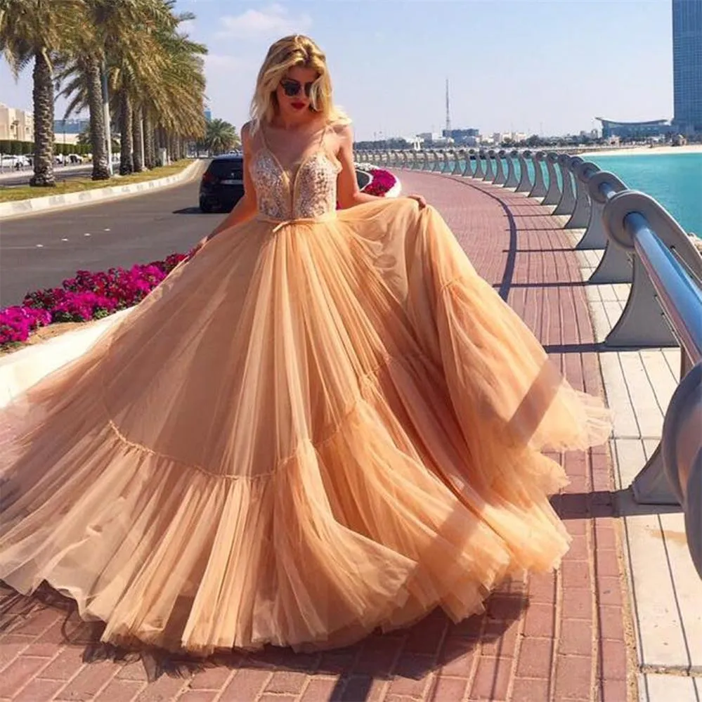 2022 Elegante Diepe V-hals Champagne Kant Avondjurken Kralen Tule Lange Arabische Party Red Carpet Celebrity Prom Runway Toga Plus Size