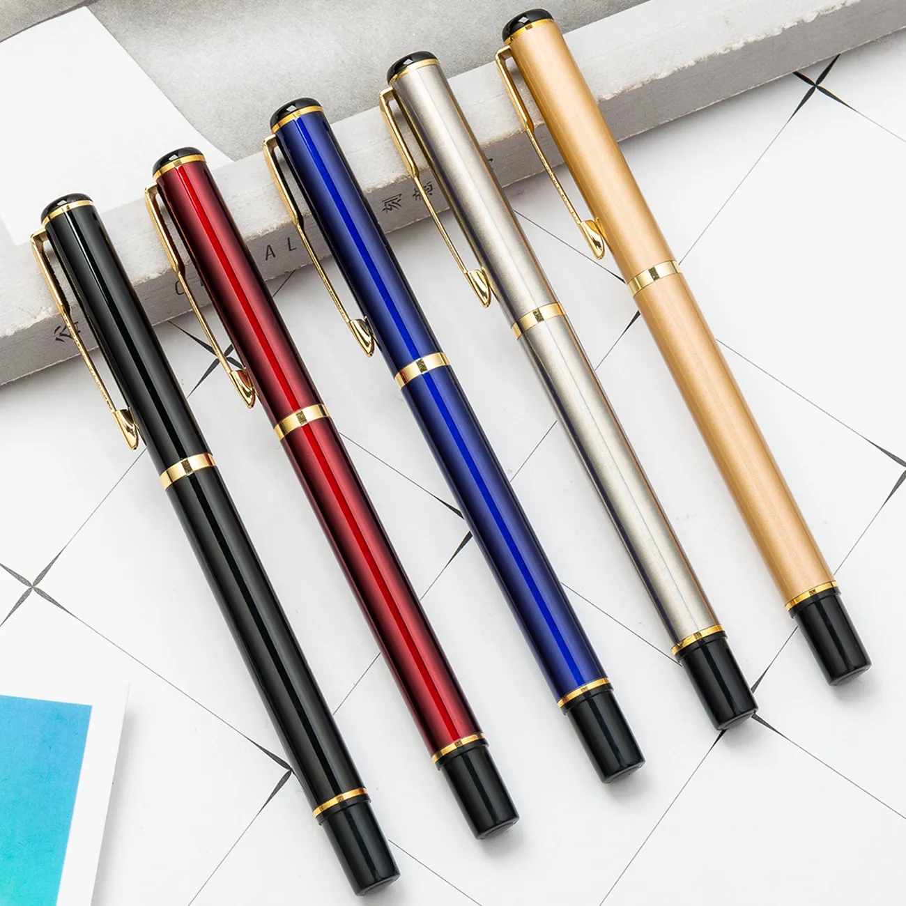 12 Kolor Prosty Klasyczny Styl Business Pen Pen Gold Silver Metal Signature Pen Pisanie Pisanie Prezenta Nauczyciel Długopisy Długopisy