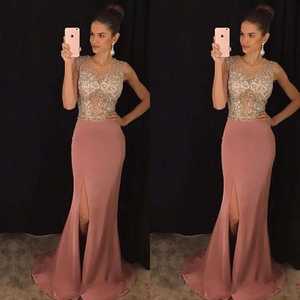 Nowy Dusty Pink Side Split Prom Dresses Mermaid Długie Sheer Jewel Neck Cekiny Wieczór Korowody Suknie dla Arabskich Kobiet Kryształy Zroszony Formal