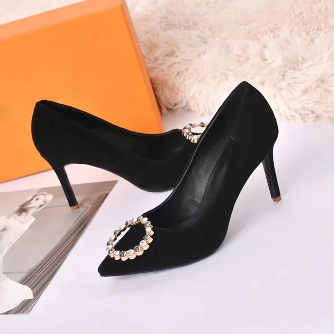 Top Quality Women Shoes Red Bottoms 8CM High Heels Sexy Rhinestone Pointed Toe Sole Pumps Come With Logo dust bags luxury Wedding shoes 4-10