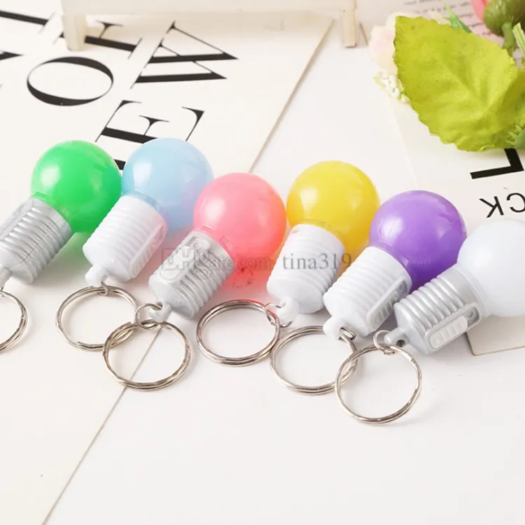 Ny 2Style glödlampa nyckelkedja LED-nyckelkedja, festliga dekorativa lampor Paketpendant Promotional Gifts T2C5033