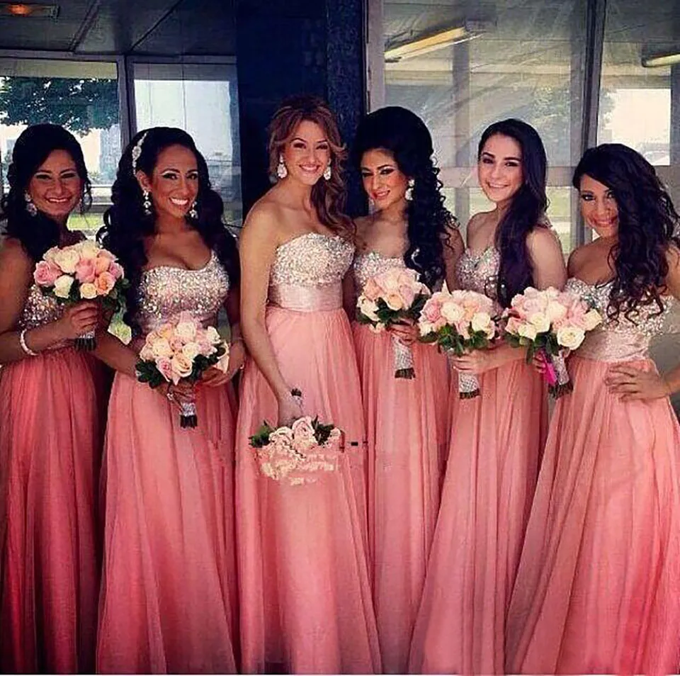 Sparkly Coral Long Bridesmaid Dresses Sequins Beaded Draped Chiffon Bridesmaids Bröllopsfest Klänning Persika Vestidos Boda Invitados BD9032