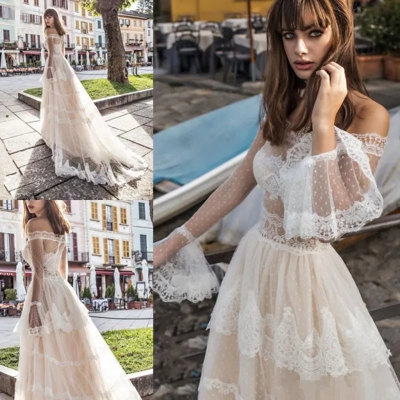 Sommarstrand 2019 Bohemian Bröllopsklänningar Långärmade Axel Frankrike Lace Princess Church Country Bridal Gowns Vestido de Noiva