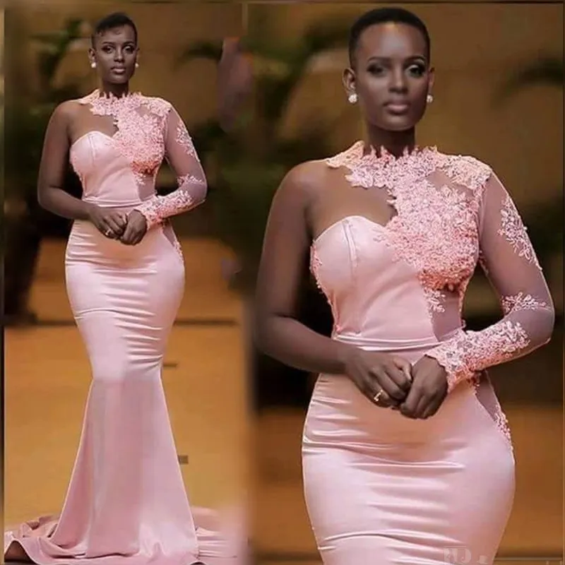 Vestido de dama de honor de un hombro de color rosa claro Apliques de encaje sudafricano Mangas largas transparentes Vestidos de dama de honor Vestido largo de dama de honor 300o