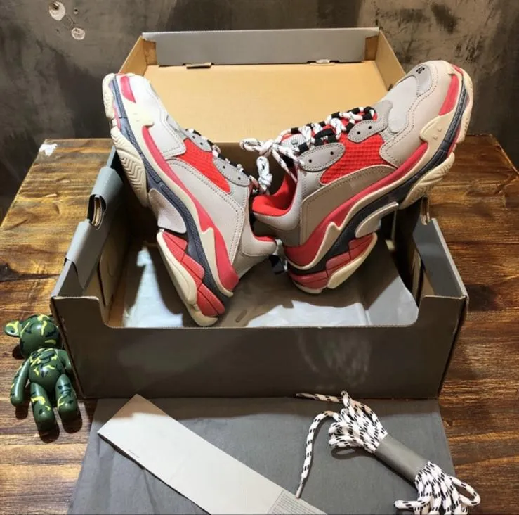 Projektant Triple S Casual Shoes Red Green Triple S Sneaker Trainer Buty Nowe Kolory Dad Buty Najlepiej sprzedawana