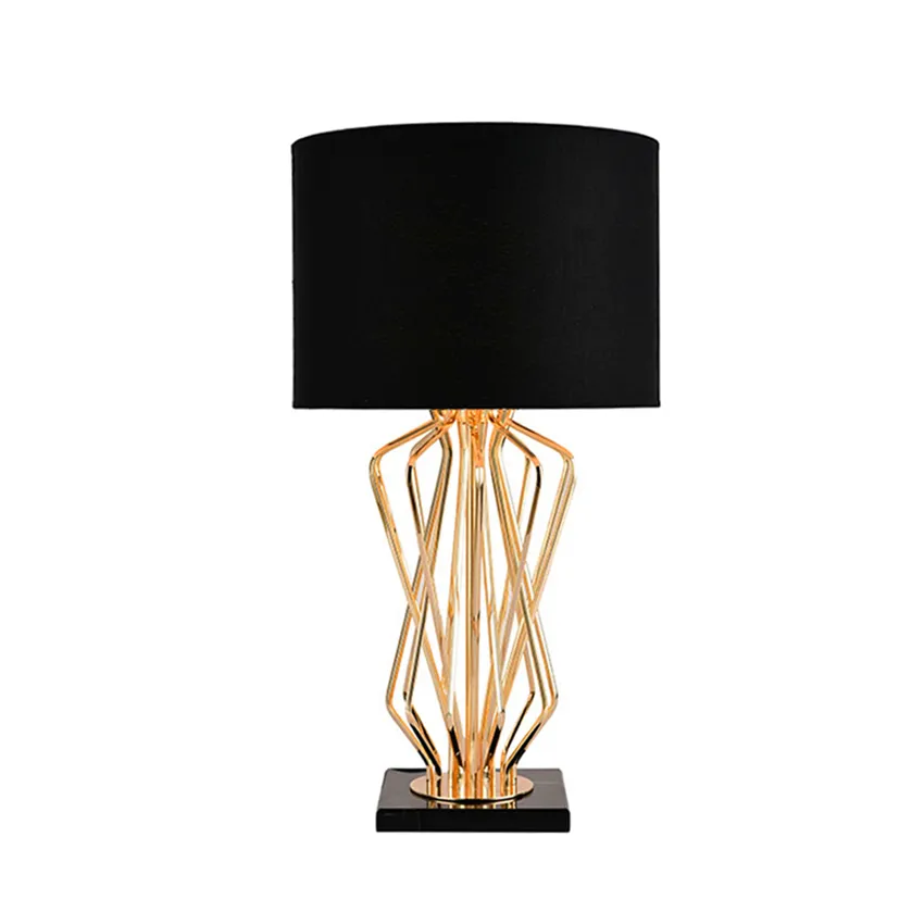 Postmodernista LED DEAK LAMPY Złoty Metalowy Lampa Stołowa Sypialnia Bedside Deco Light Light Lights Wedding Disturii Myy