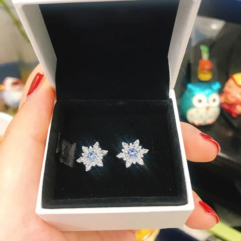 Pandora on sale snowflake earrings