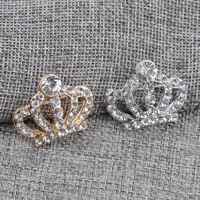 Mode Crown Style Alloy Diamond Brosch Dräktskjorta Knapp Krage Tillbehör Unisex Pins Koreanska Stil Accesorios Mujer Presentillbehör