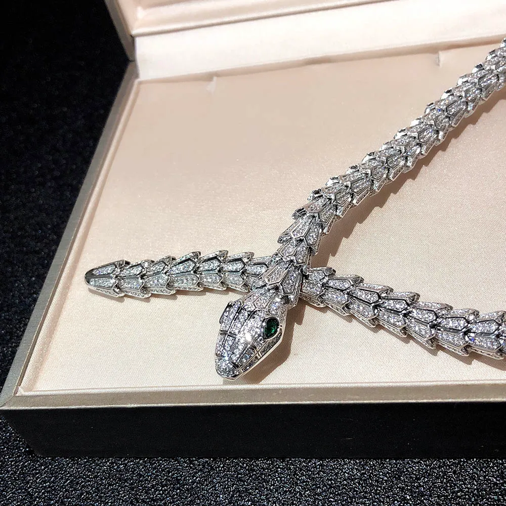 BVLGARI Serpenti 18ct White-gold, 2.63ct Brilliant-cut Diamond And 0.96ct  Emerald Pendant Necklace | Lyst