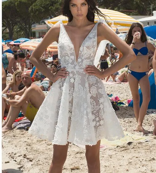 Sexy Illusion Lace Mini Short Beach Wedding Dresses With V Neck