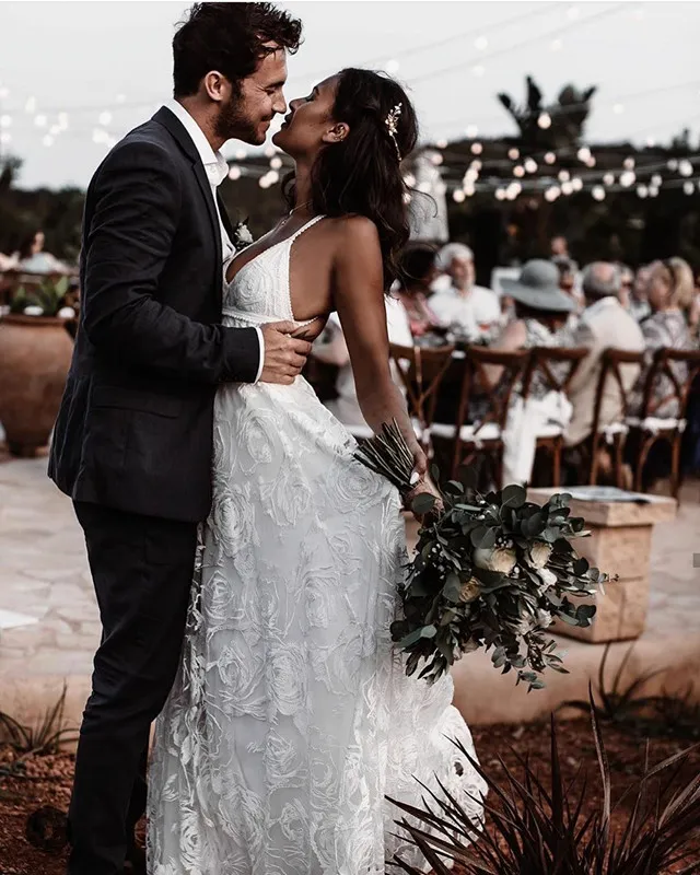 backless boho beach dress Wedding with Sweep Train and Lace Applique in Chiffon Fabric from Dhgate A-Line Wedding Dresses baby shower gown