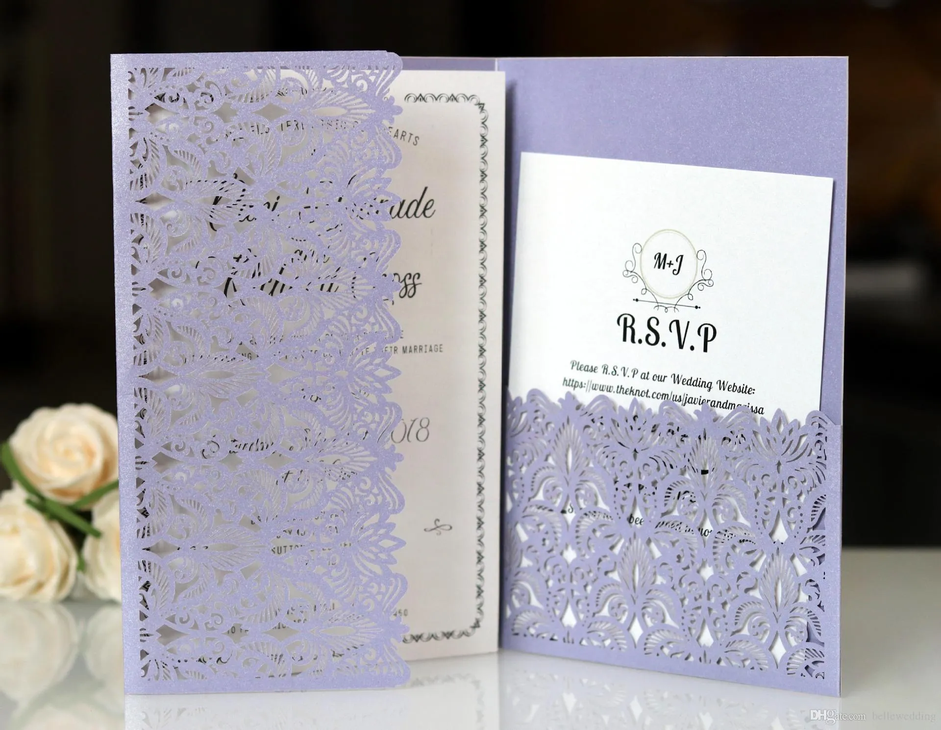 Invitaciones de boda del corte del láser con las tarjetas RSVP LILAC Color Flowers personalizados de Invitaciones de boda del corte del láser con las tarjetas RSVP LILAC Color Flowers personalizados de