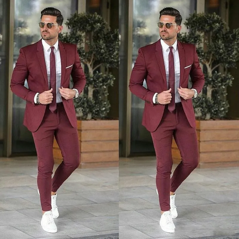 Slim Fit Burgundy Groom Tuxedos Notch Отворотный жених свадьбы Свадебные смокинги Отличные Мужчины Официальный Блейзер Пром Куртка (Куртка + Брюки + галстук) 1281