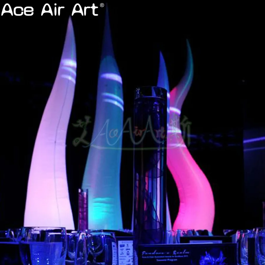 파티 스테이지 이벤트 또는 홍보를위한 무료 공기 송풍기가있는 거대한 지상 조명 팽창 식 램프 포스트 곡선 원뿔 장식