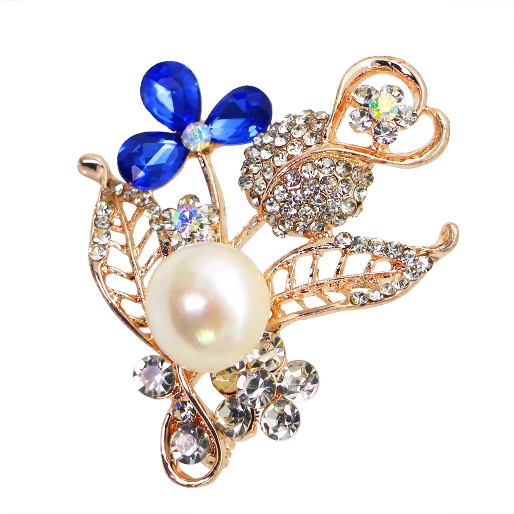 Broche en perles d'eau douce naturelles, en alliage de diamant, fleur, breloque féminine, bijoux à la mode