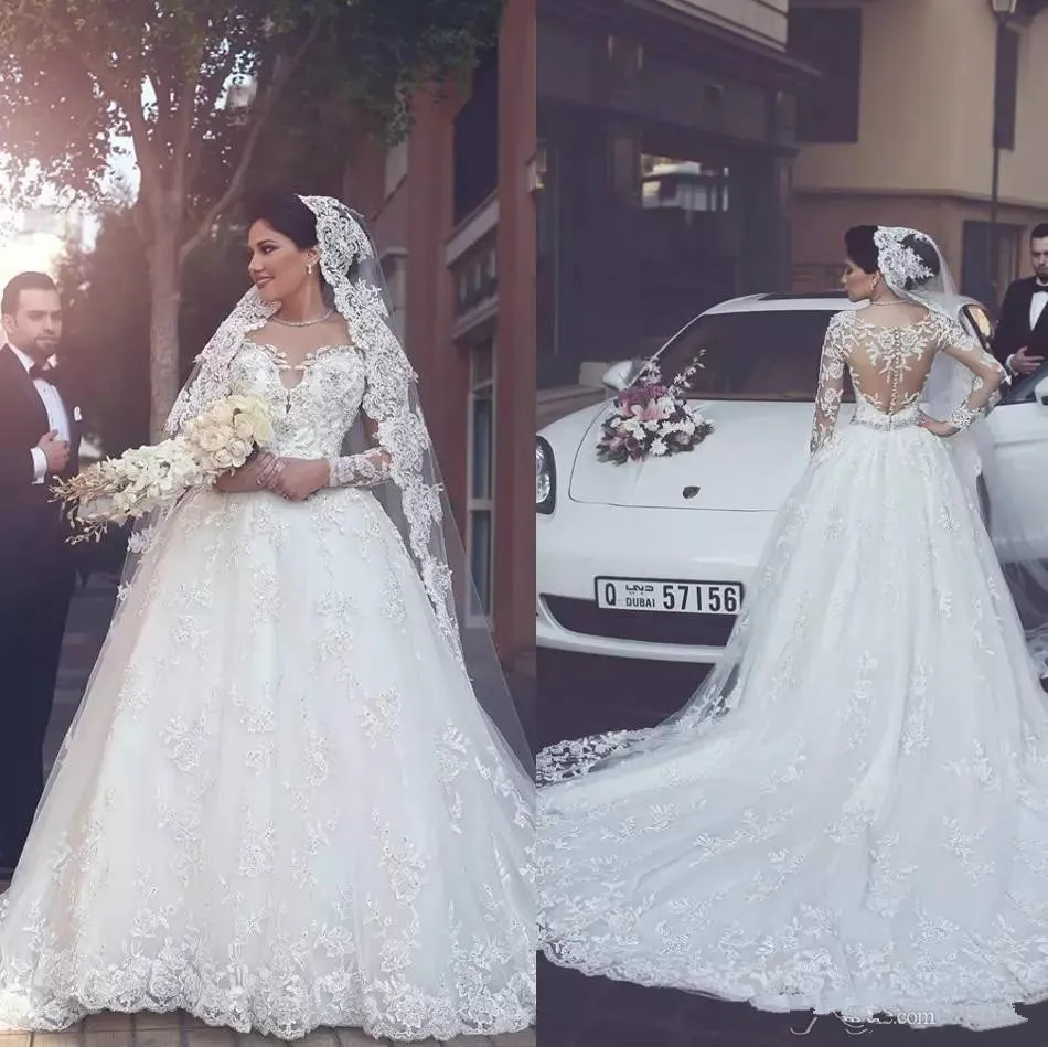 Robes de mariée robe de bal de luxe dentelle appliques perles balayage train Dubaï arabe pays robe de mariée bijou cou plus la taille robes de mariée