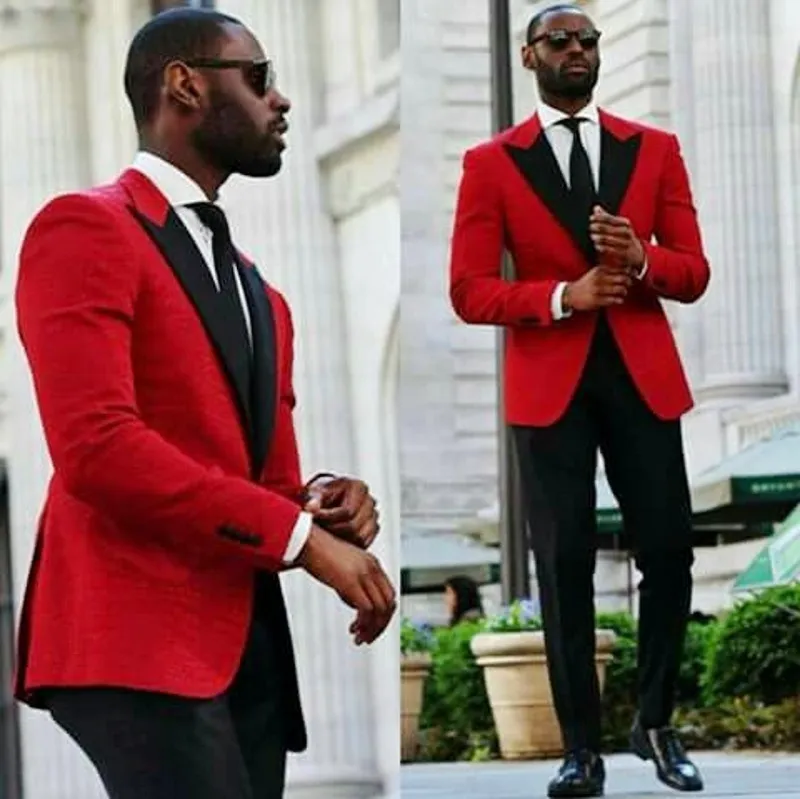 Trajes de hombre rojo 2019 Solapa de pico negro Un botón Ventilación trasera Trajes de esmoquin de graduación para hombre Trajes de graduación para hombre (chaqueta + pantalones + corbata)