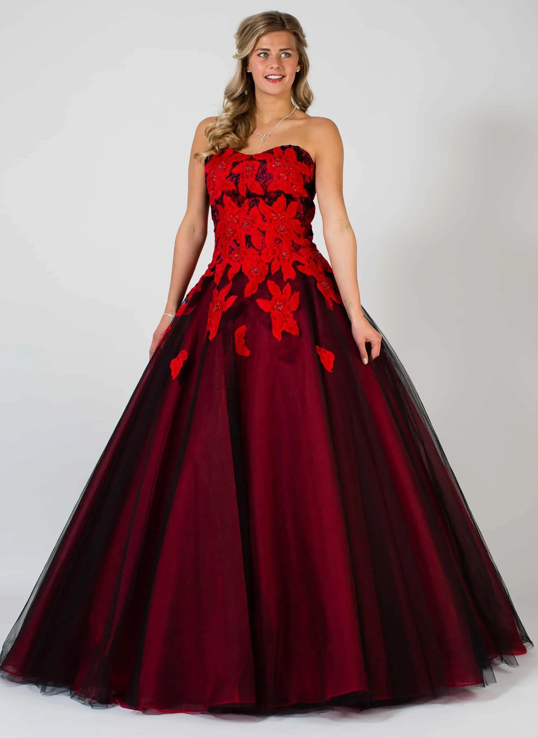 Gothic Black and Red A linha de vestidos de casamento Querida Lace Tulle da noiva nupcial Non Branco Vestido Custom Made Robe De Mariee