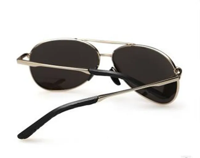 Hurtownie-metalowe Okularne okulary Kierowcy noszą okulary przeciwsłoneczne z okulary o wysokiej jakości. Są sprzedawane bezpośrednio przez producentów