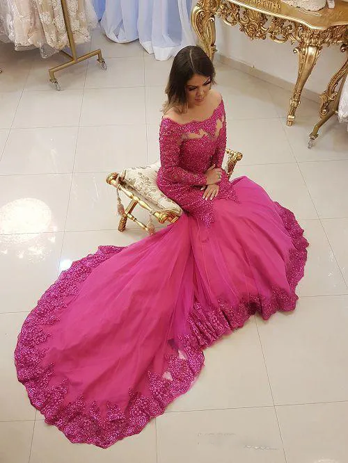 2019 Syrenki Prom Dresses z długim rękawem Tiul z appliqued Formal Party Suknie