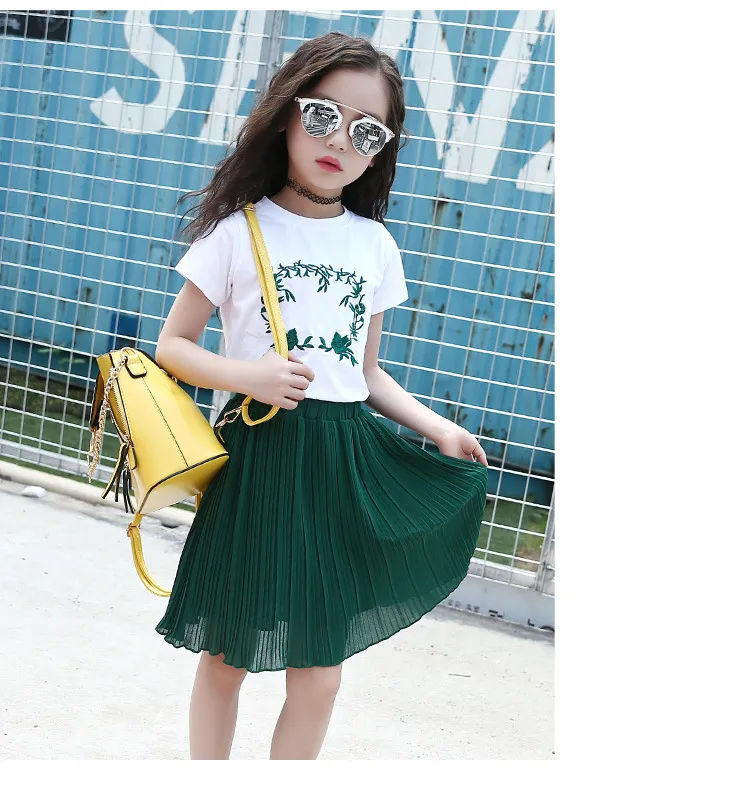 Girls Clothing Summer 2022 New Style Children's T-Shirt Little Girl Short-Sleeved  Flower Fashion Princess Windbreaker Kids Wear - China Girl Clothing and  T-Shirt price