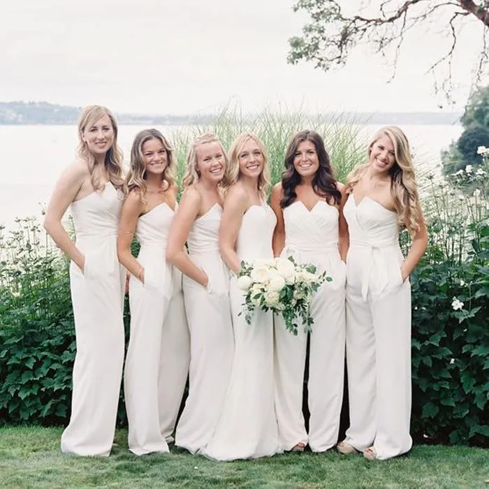 Mode Jumpsuit Bridesmaid Dresses Sweetheart Neck Billiga Land Maid of Honor Gowns Golvlängd Chiffon Bröllop Gästklänning