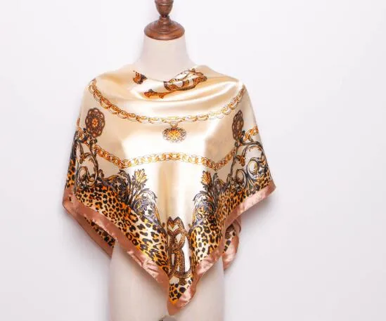 2019 الأوروبية والأمريكية الأزياء الساخن البائع إلكتروني سلسلة تقليد الحرير الحرير الحرير وشاح شال للنساء