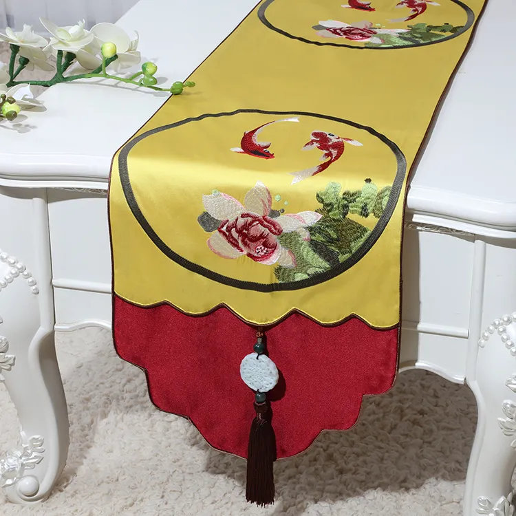 2019 Ny Jacquard Fish Bord Runner Heminredning Rektangel Kaffe Table Pad Christmas Party Kinesisk Silk Brocade Dukduk