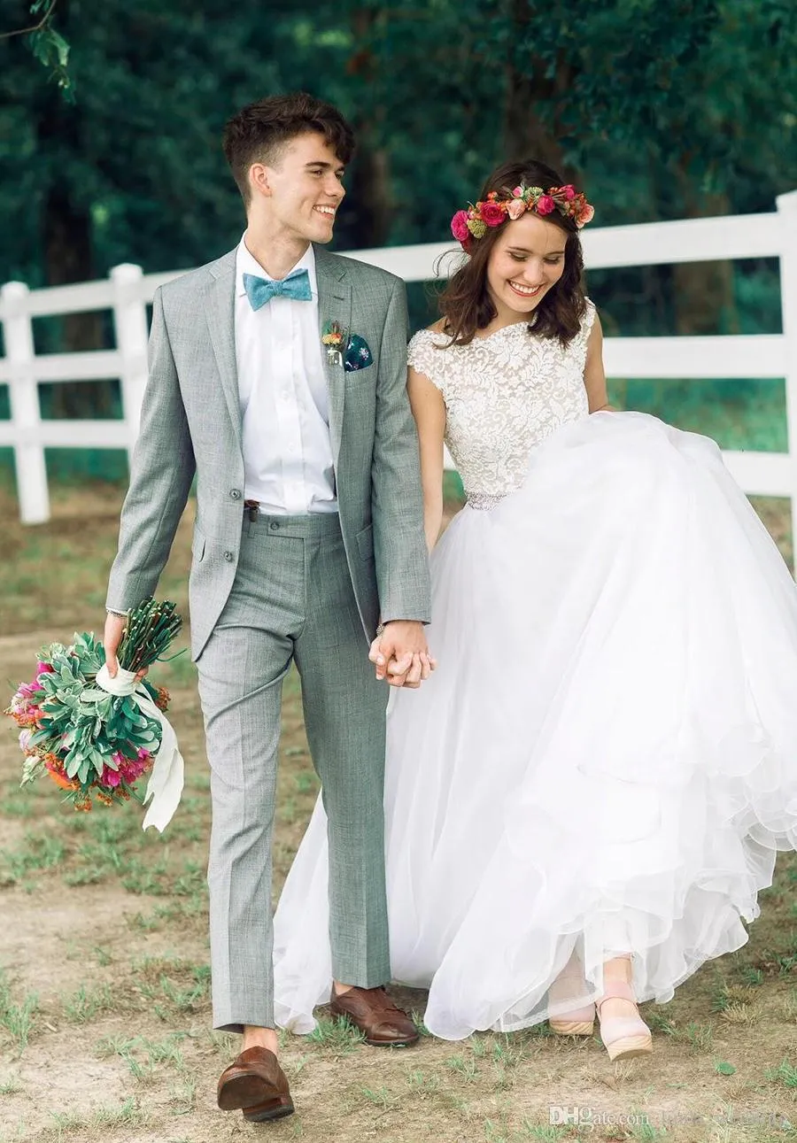 2019 New Country Style Beach Summer Wedding Dress Lace Applique Sleeveless Western Bridal Gown Custom Made Plus Size