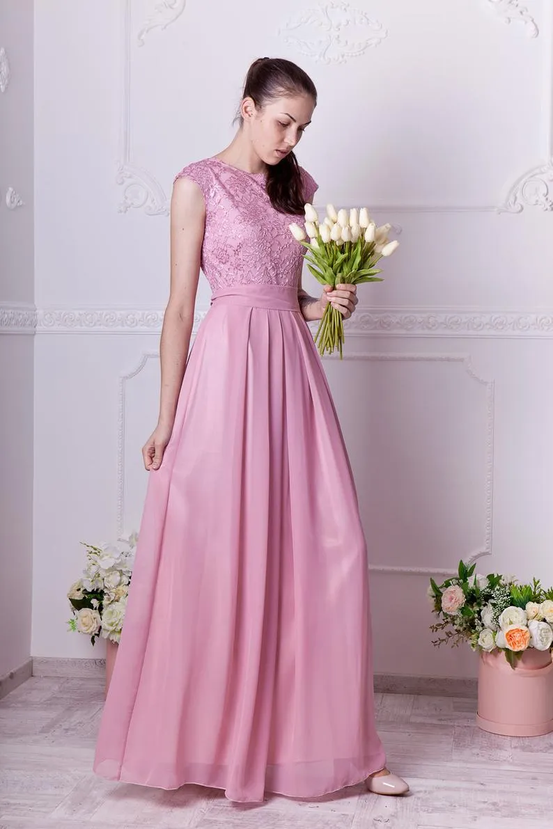 Dusty roze kant chiffon A-lijn lange bescheiden bruidsmeisje jurken met dop mouwen volledige lengte volwassen bescheiden bruidsmeisje jurk mouwen op maat gemaakt