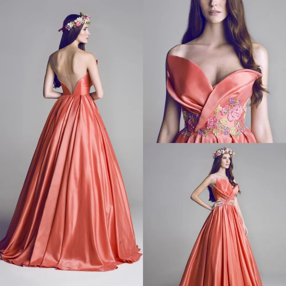 2020 Långa kändisklänningar älskling ärmlös med applikationer Sexig Backless Red Carpet Formella Prom Party Gowns