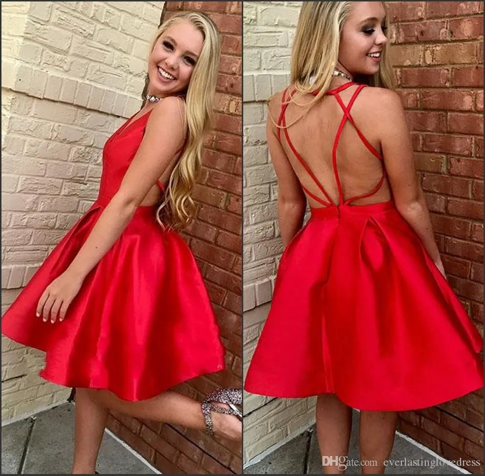 Neuankömmling, ärmellos, V-Ausschnitt, schlichtes rotes, kurzes A-Linien-Heimkehrkleid, kurzes Trägerkleid mit offenem Rücken