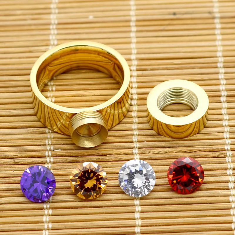 Kvinnor Fashion Ring Fyrkant Zircon swap Titanium Steel Ring 18K Vakuum Guldpläterad Rostfritt stål Ring för kvinna