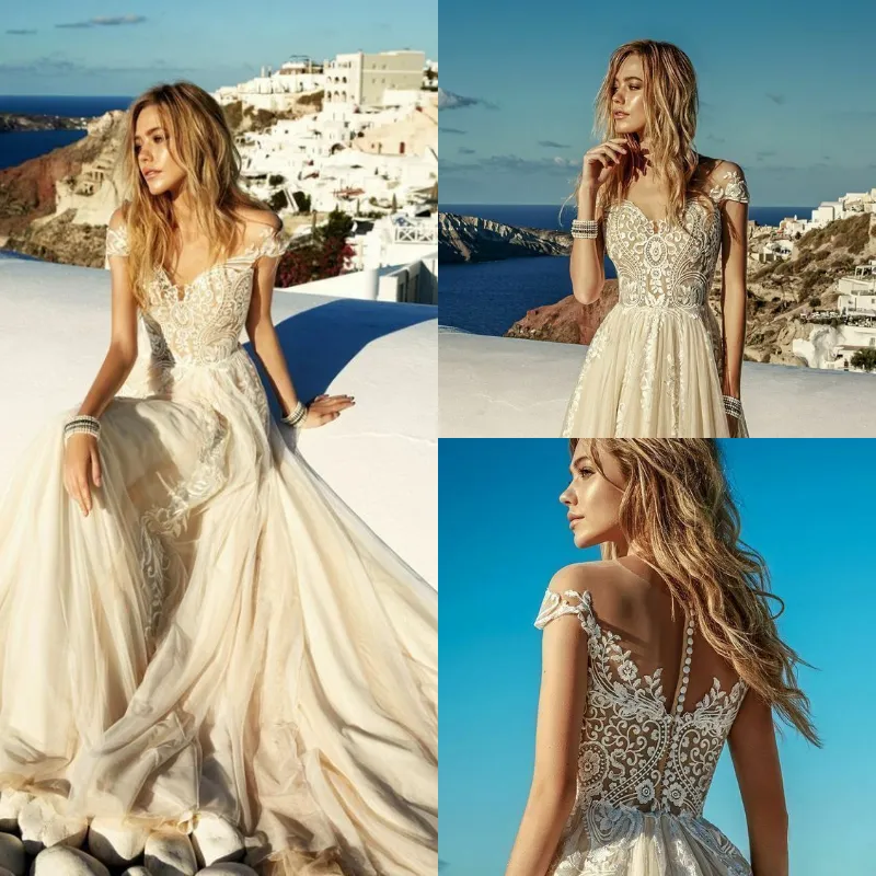 Monterad Champagne Beach Bröllopsklänningar från axeln Lace Boho Billiga Bohemian Bröllopsklänning Button Tillbaka 2019 ROBES DE MARIIEE BOHèME