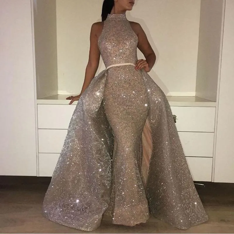 High Neck Billiga Bling Sexy Sequined Evening Dresses Wear Lace Mermaid Sequins Ärmlös Overskirts Arabiska Formella Prom Dress Party Gowns