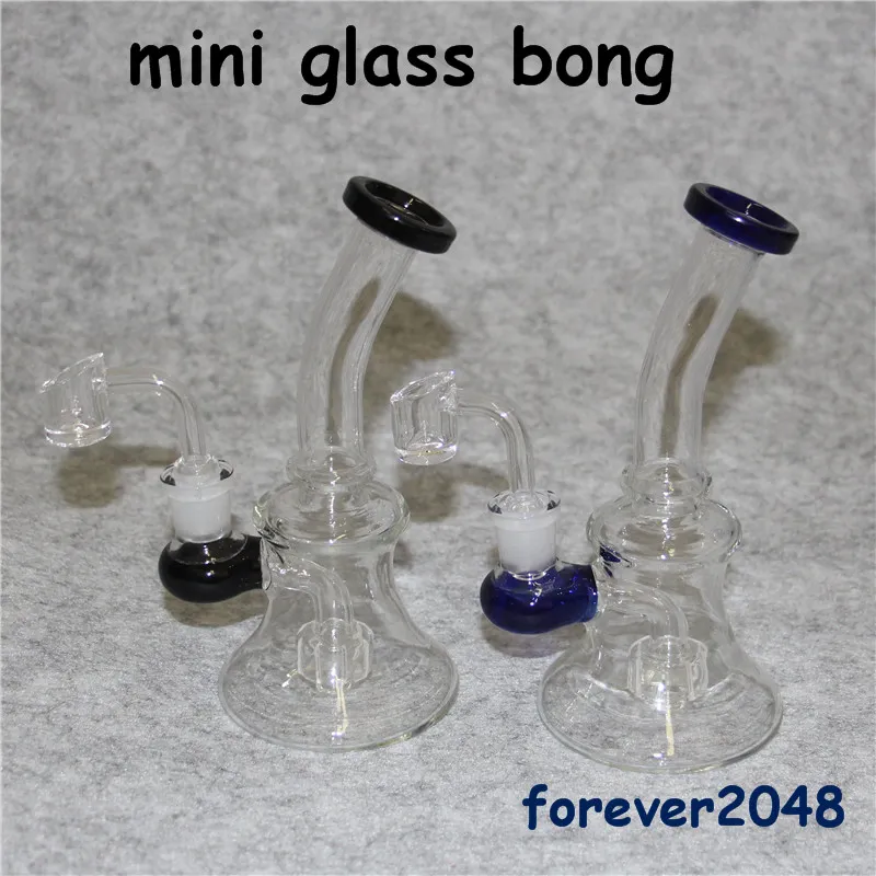 Mini Glass Bongs Oil Rigs med 14mm manlig Joint Quartz Banger 7.4 "Heady Beaker Bong Vattenrör