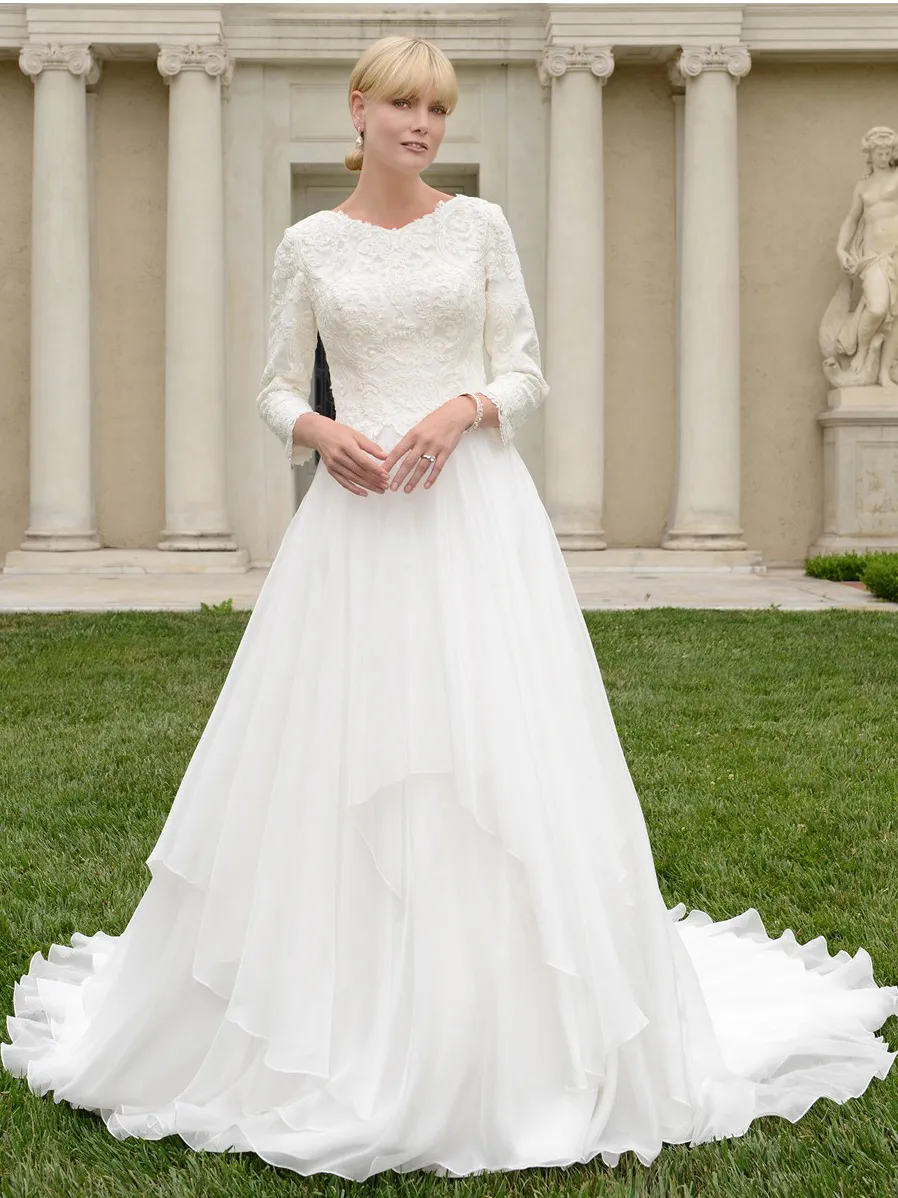 2020 A-ligne Dentelle Organza Robes De Mariée Modestes Avec Manches Longues Col En V Dentelle Appliques Bouton Dos Modeste Robes De Mariée Couture Sur Mesure