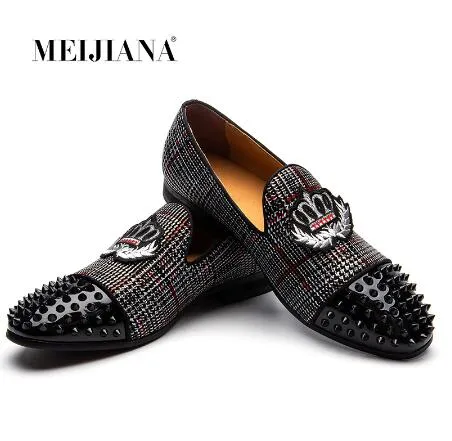 Plaid noir Spikes Strass Glitter Hommes Mocassins Fumer Pantoufle Casual Chaussure Robe De Mariée Appartements Pour Hommes En Cuir Véritable 38-46 BM797