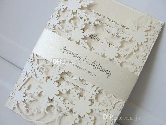 Elegante Ivory Shimmy Snowflake Die Cut Wedding Uitnodigingen met riem verjaardag verjaardag Party uitnodigingen met gratis afdrukken Gratis verzending