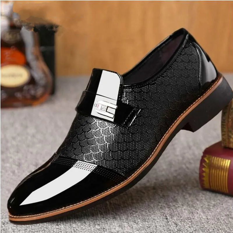 2019 baixo preço sapatos formais homens mocassins italiano sapatos de casamento homens vestido de couro italiano Oxford para