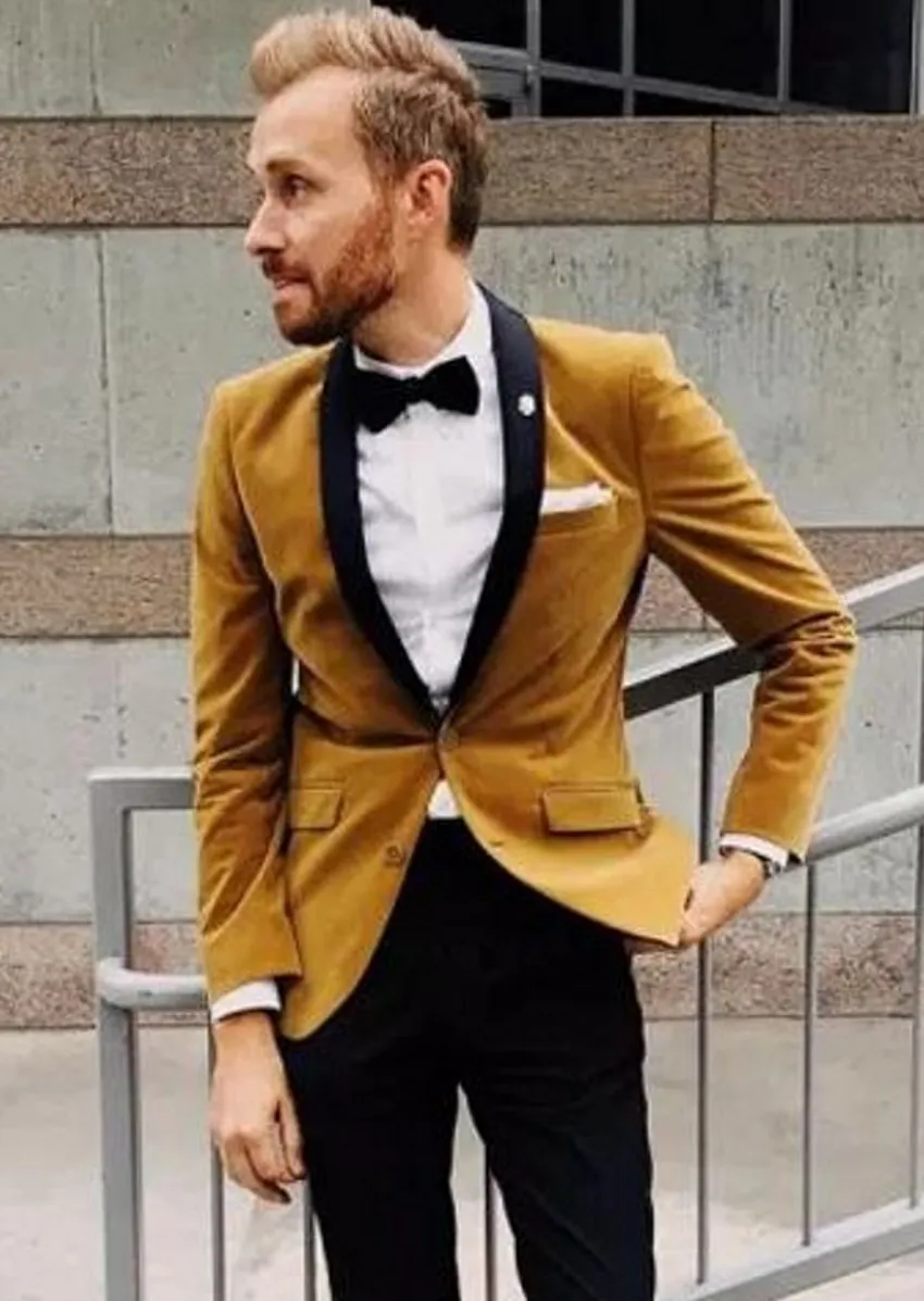 Velours Groom Tuxedos Jaune Hommes Tuxedos De Mariage Revers Noir Populaire Hommes Dîner / Darty Veste Blazer Costume Sur Mesure (Veste + Pantalon + Cravate) 1126